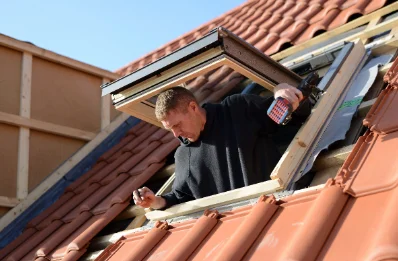 Pose de fenêtres de toit Velux à Guébestroff